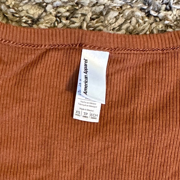 Brunt orange top - Picture 2 of 3